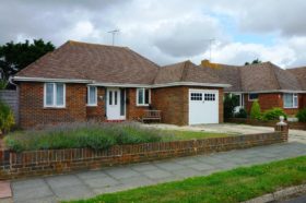 2 bedroom Bungalow t...